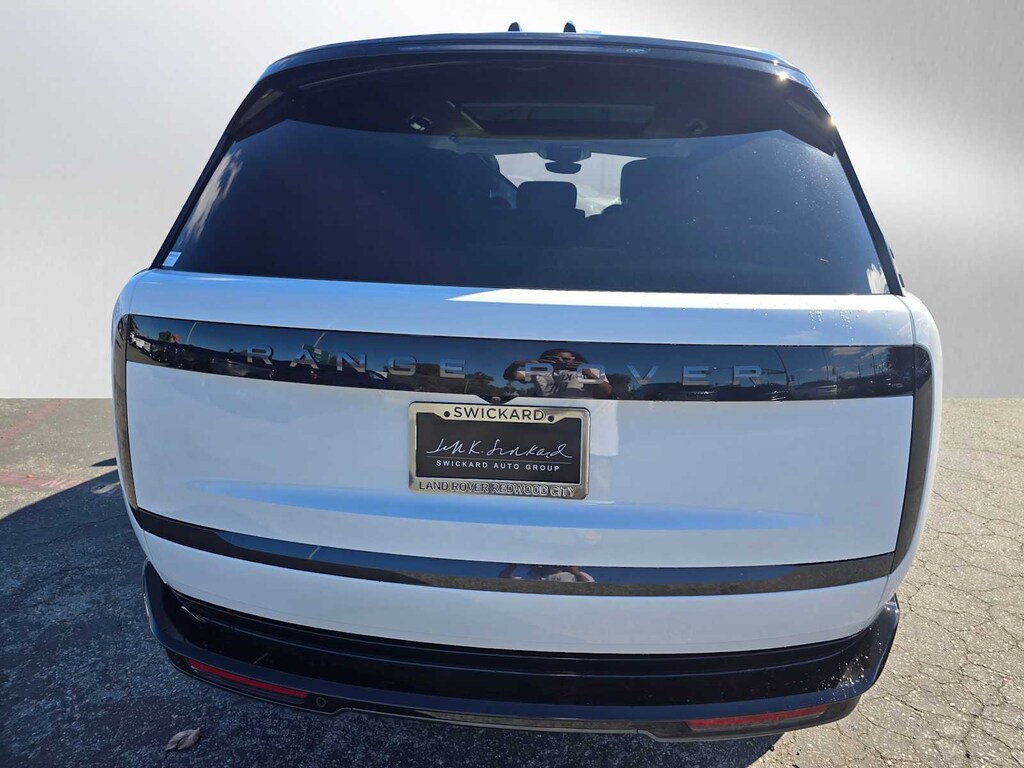 New 2025 Land Rover Range Rover SE LWB 530PS 7-Seats SUV