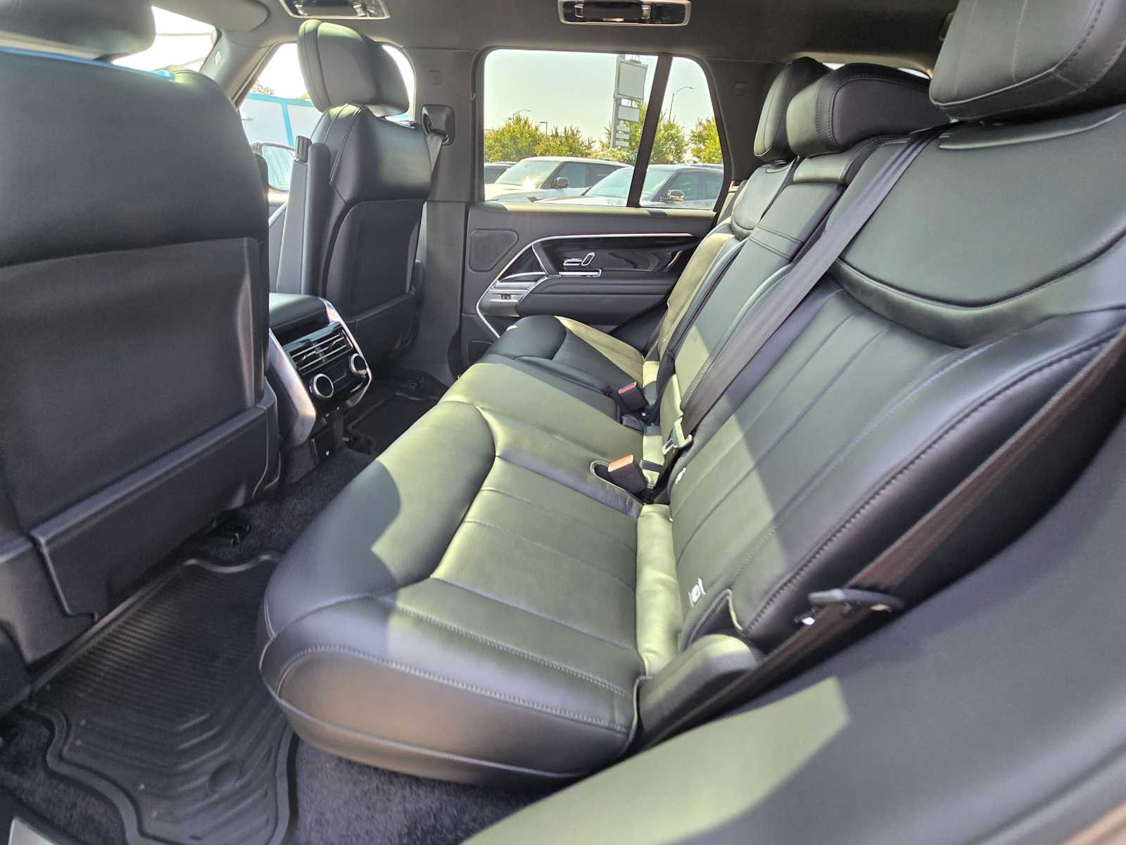 2025 Land Rover Range Rover SE - Photo 20