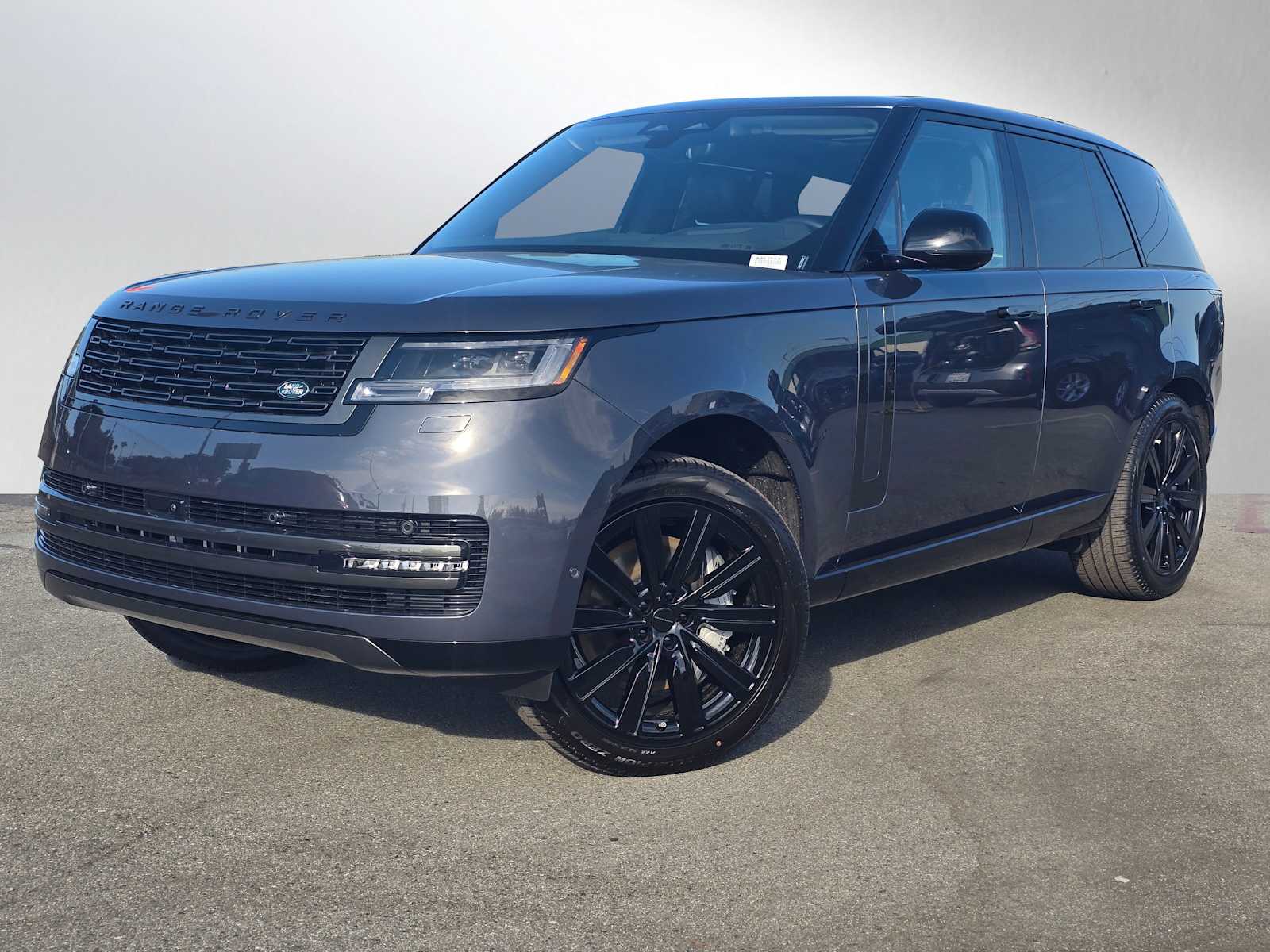 2026 Land Rover Range Rover 4.4 SE SWB's photo