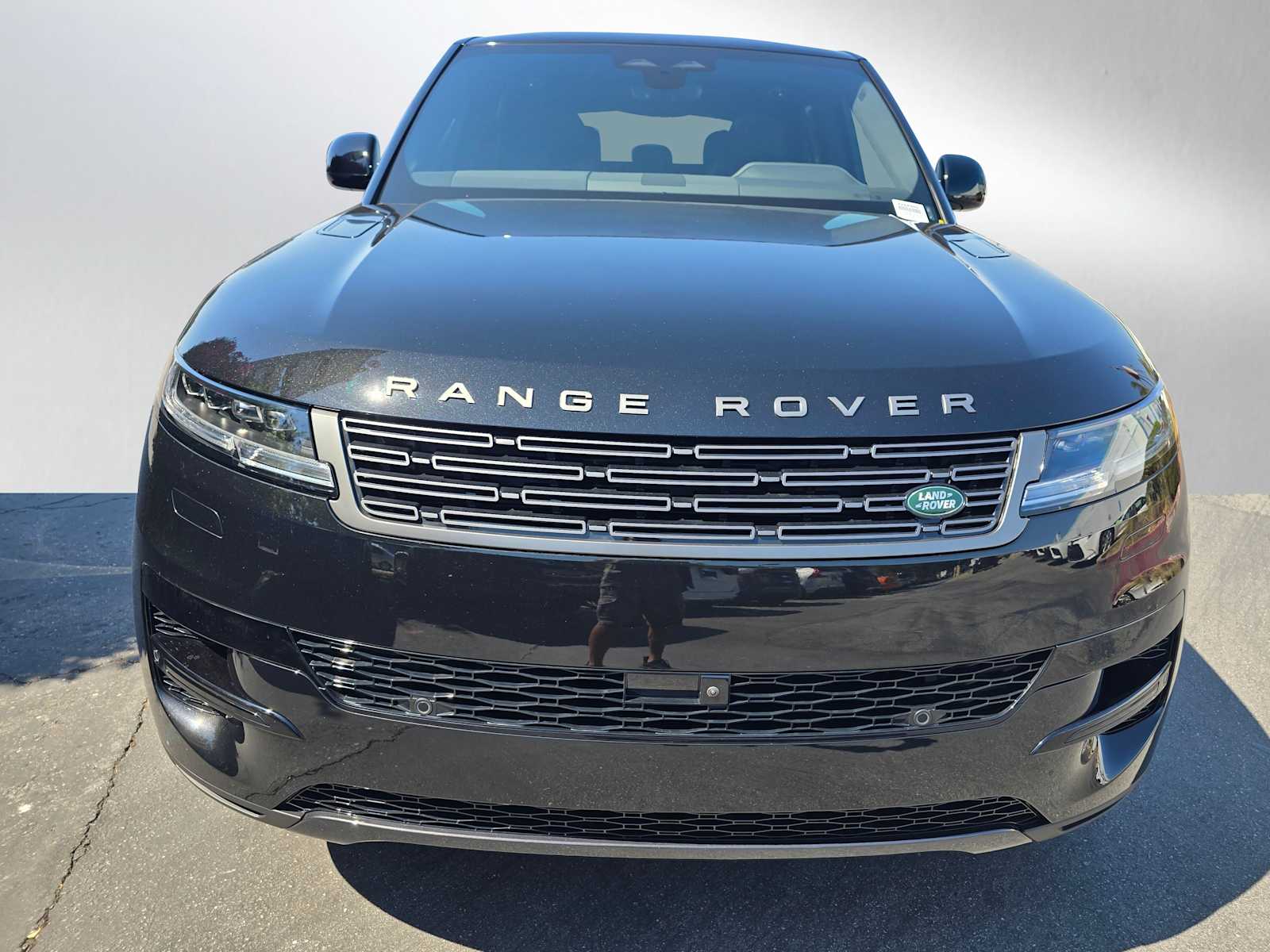2025 Land Rover Range Rover Sport SE photo 2
