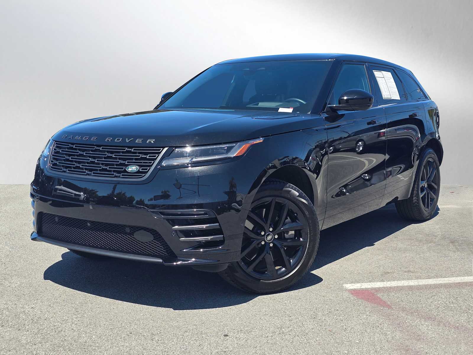 2026 Land Rover Range Rover Velar P250 Dynamic SE's photo