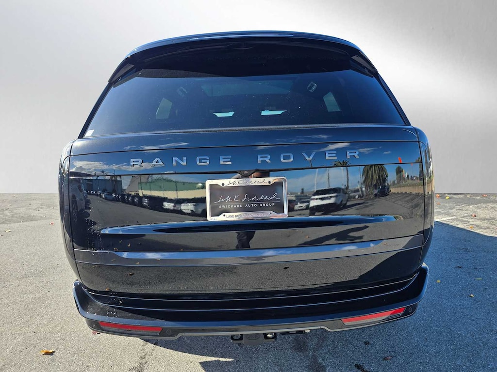 New 2025 Land Rover Range Rover SE SUV