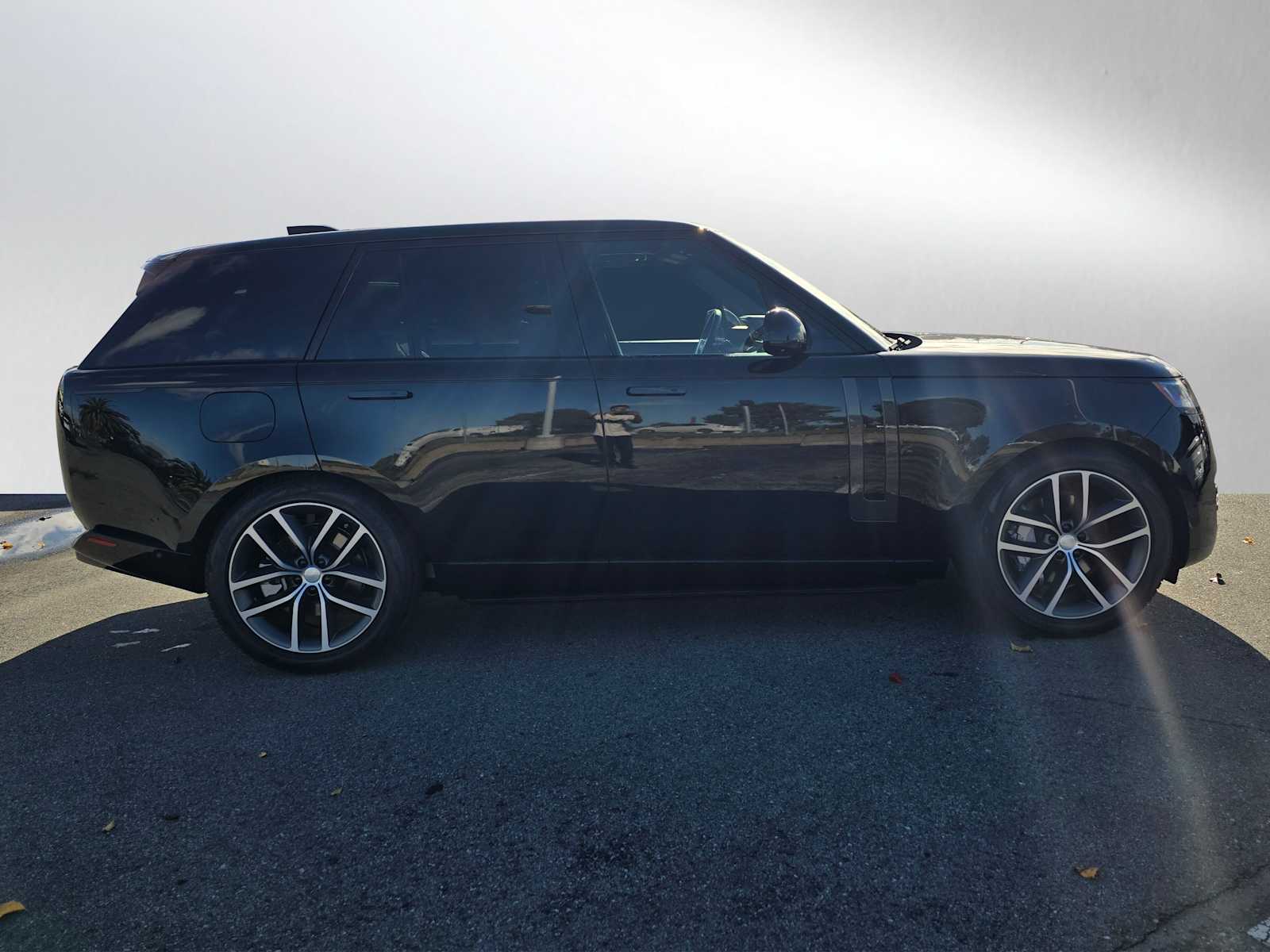 2025 Land Rover Range Rover SE - Photo 6
