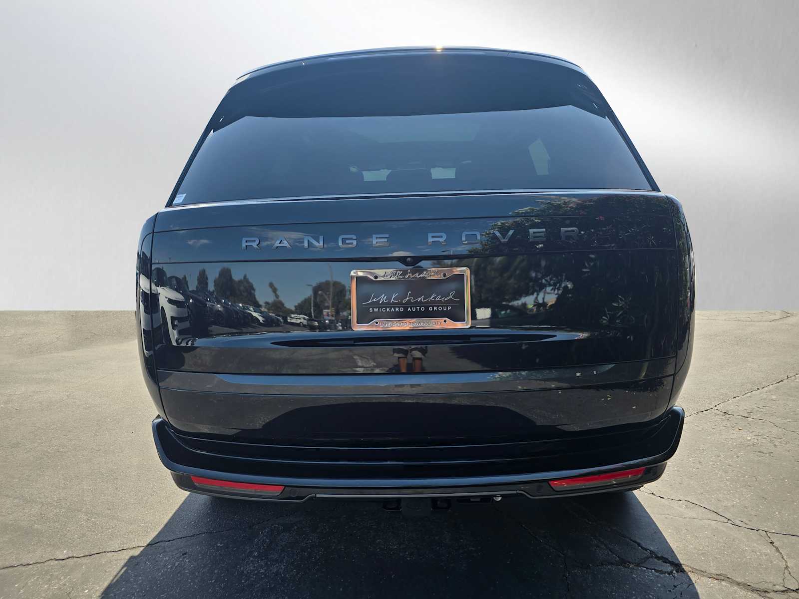 2025 Land Rover Range Rover SE photo 3