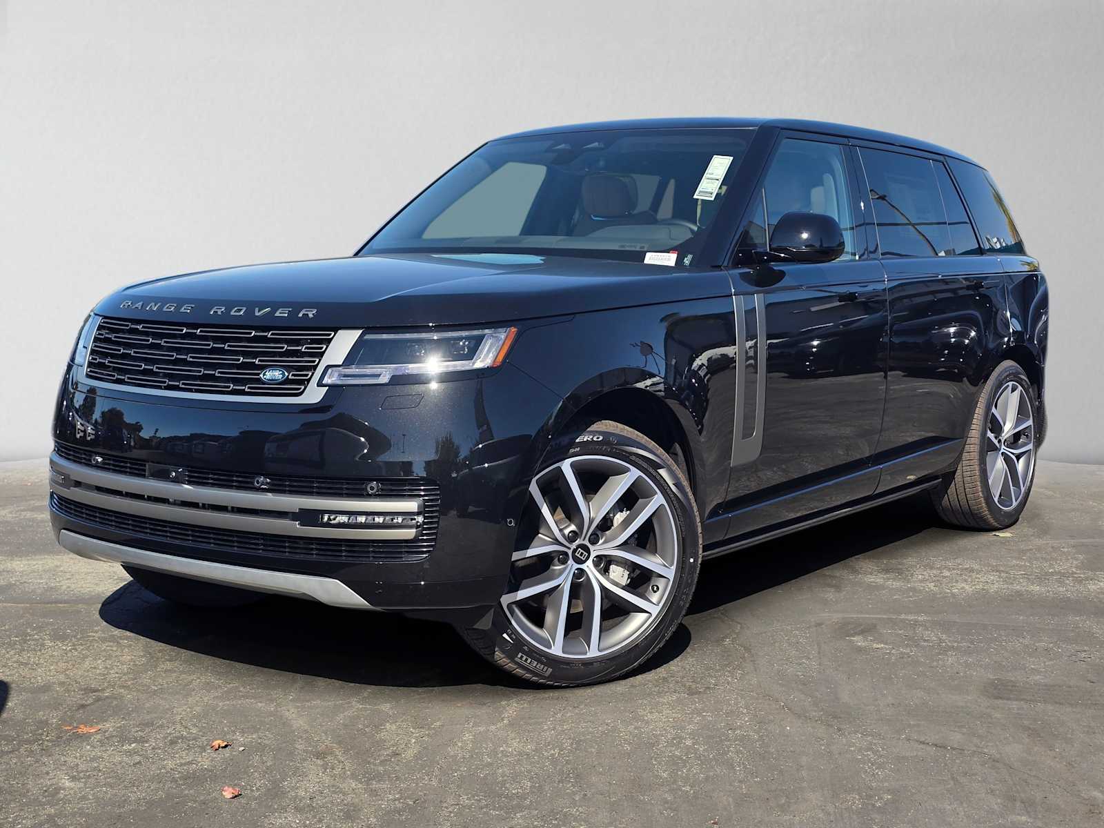 2027 Land Rover Range Rover SE LWB7 P400