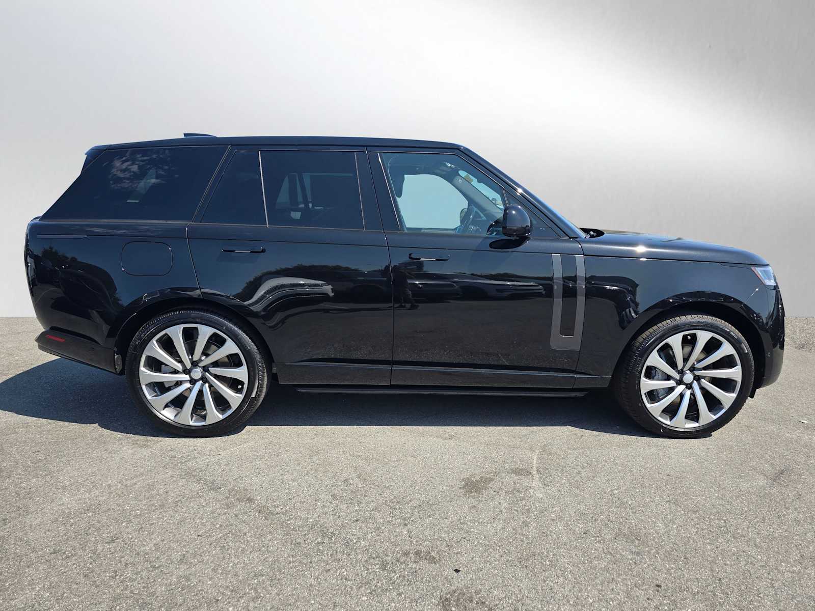 2025 Land Rover Range Rover SE - Photo 7