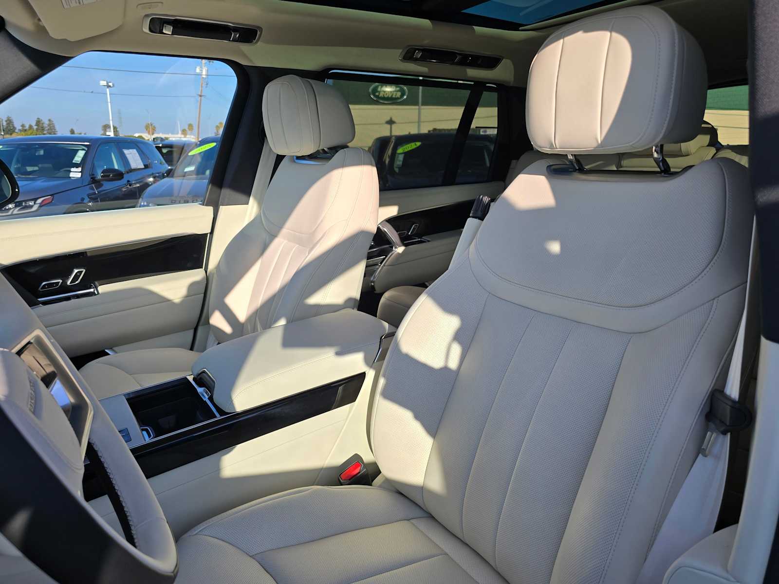 2025 Land Rover Range Rover SE - Photo 21