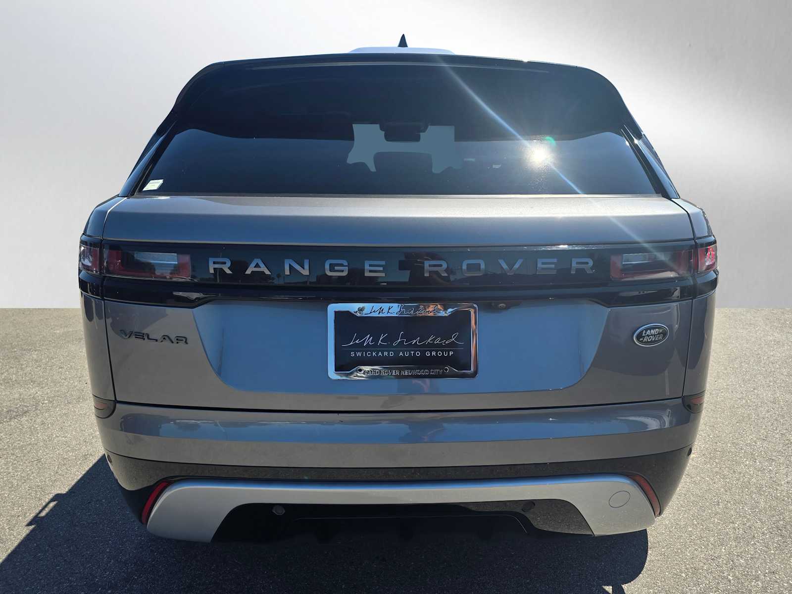 2023 Land Rover Range Rover Velar R-Dynamic S photo 4