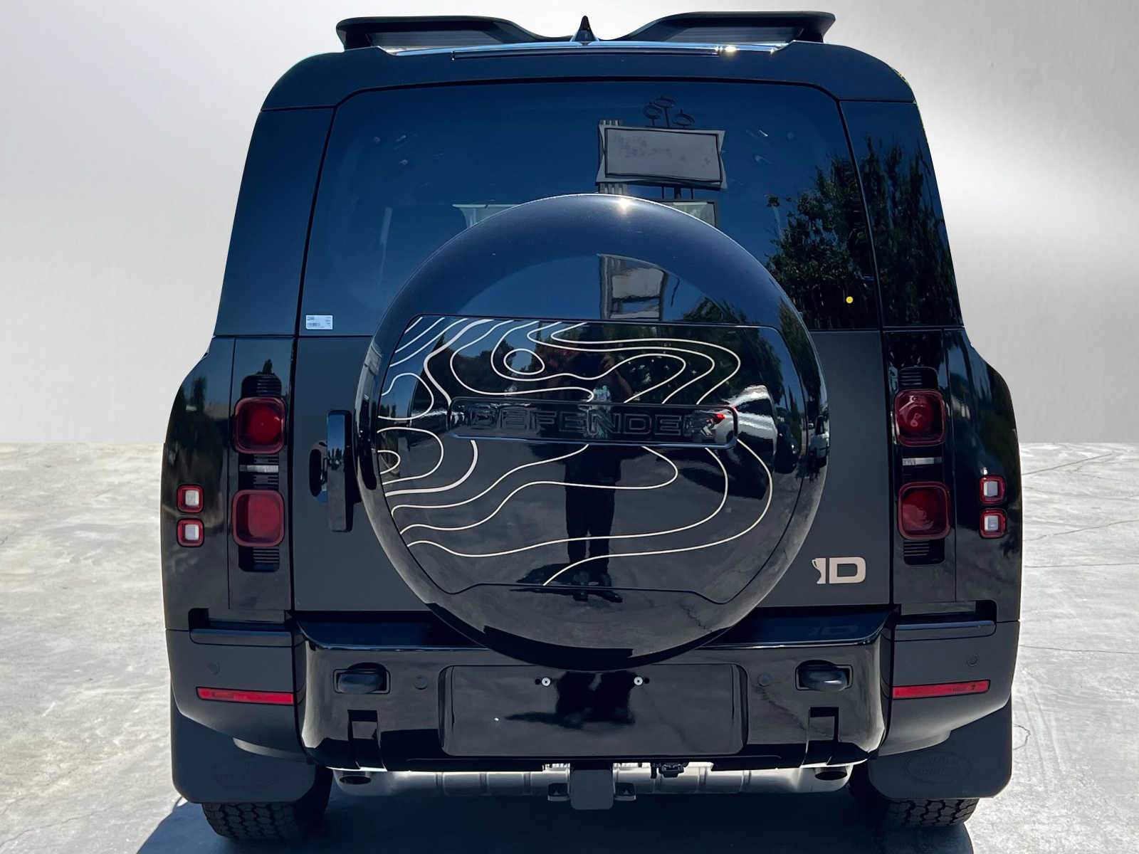 2023 Land Rover Defender 130 SE photo 4