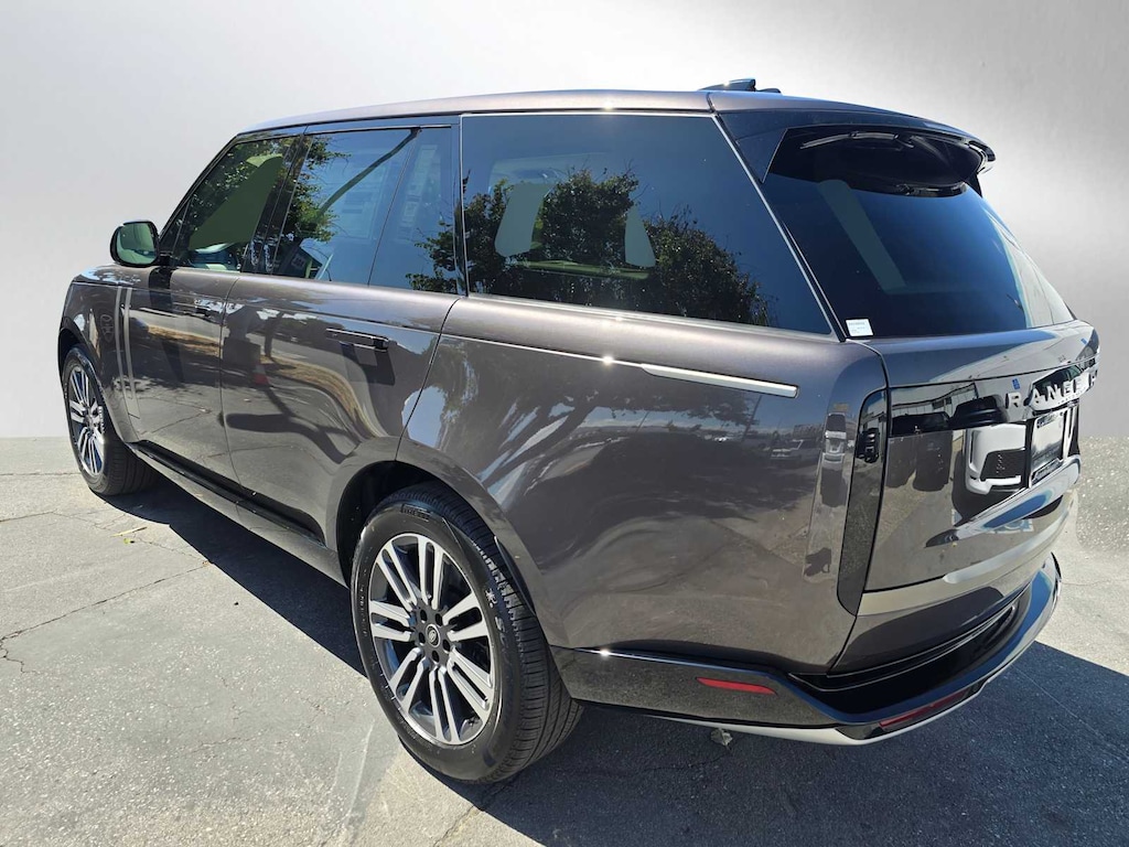 New 2025 Land Rover Range Rover SE SUV