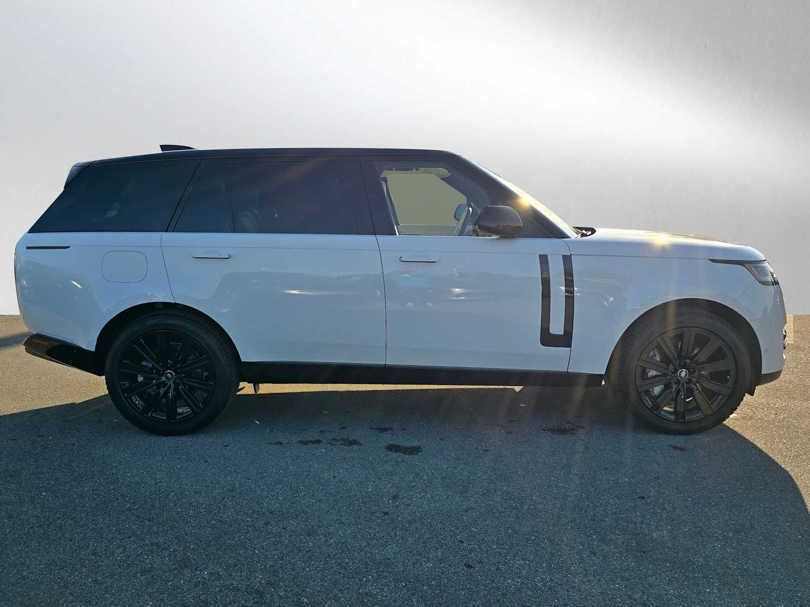2025 Land Rover Range Rover SE - Photo 6