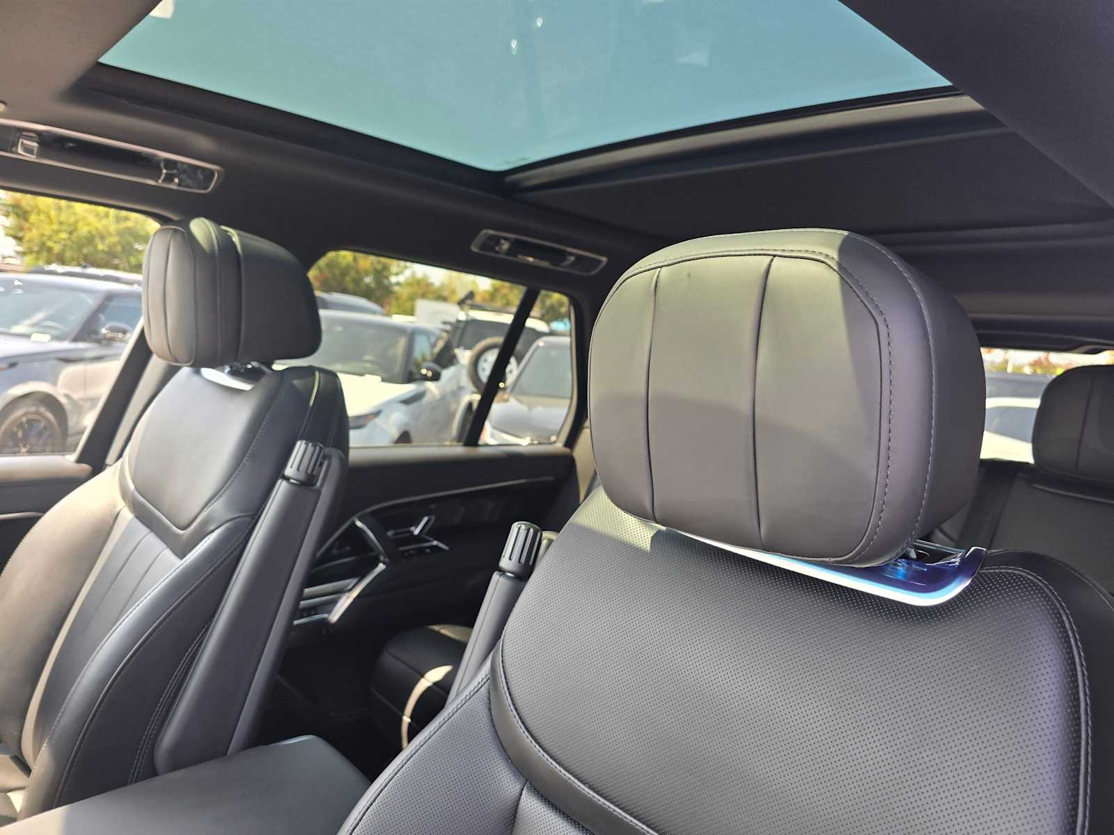 2025 Land Rover Range Rover SE - Photo 25