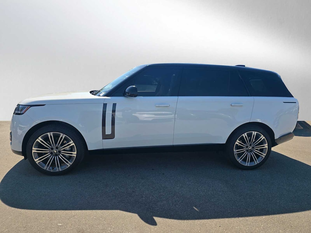 New 2025 Land Rover Range Rover SE SUV