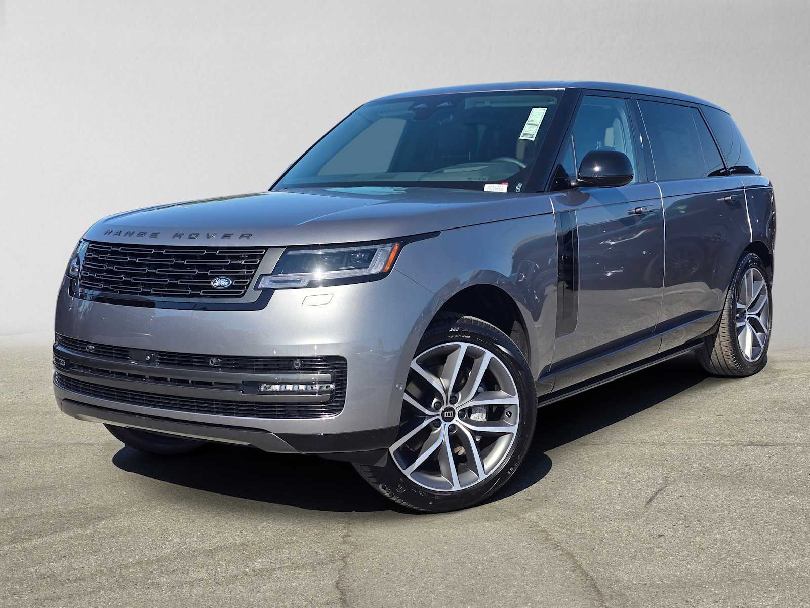 2027 Land Rover Range Rover SE LWB7 P400