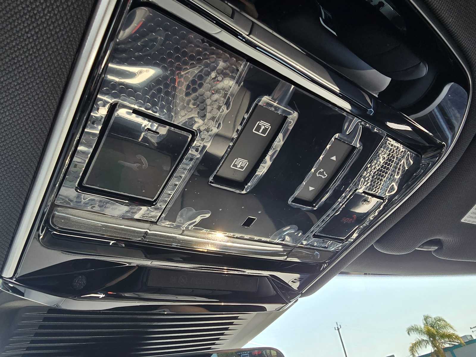 2025 Land Rover Range Rover SE - Photo 33