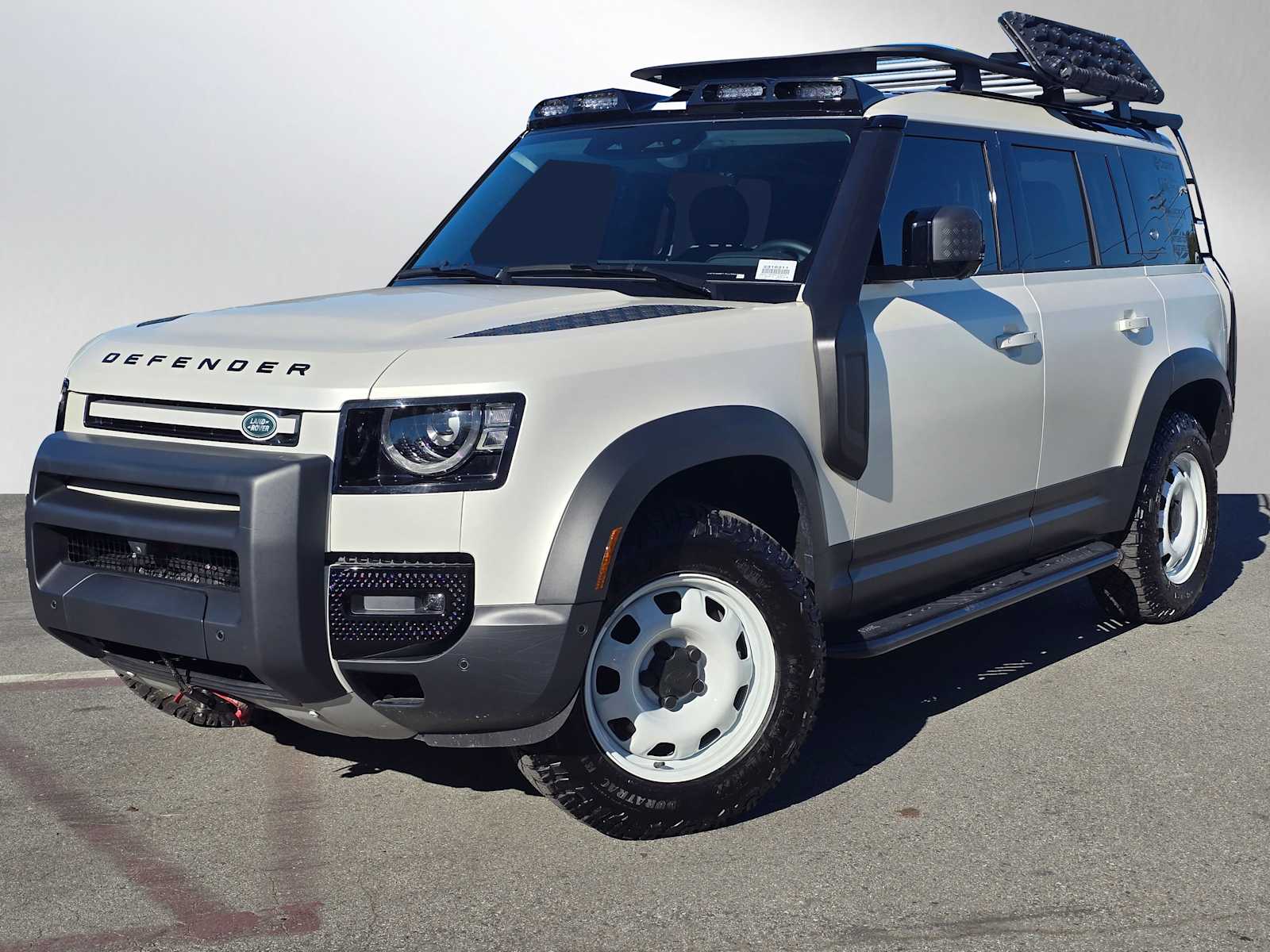2024 Land Rover Defender S 110 photo 3