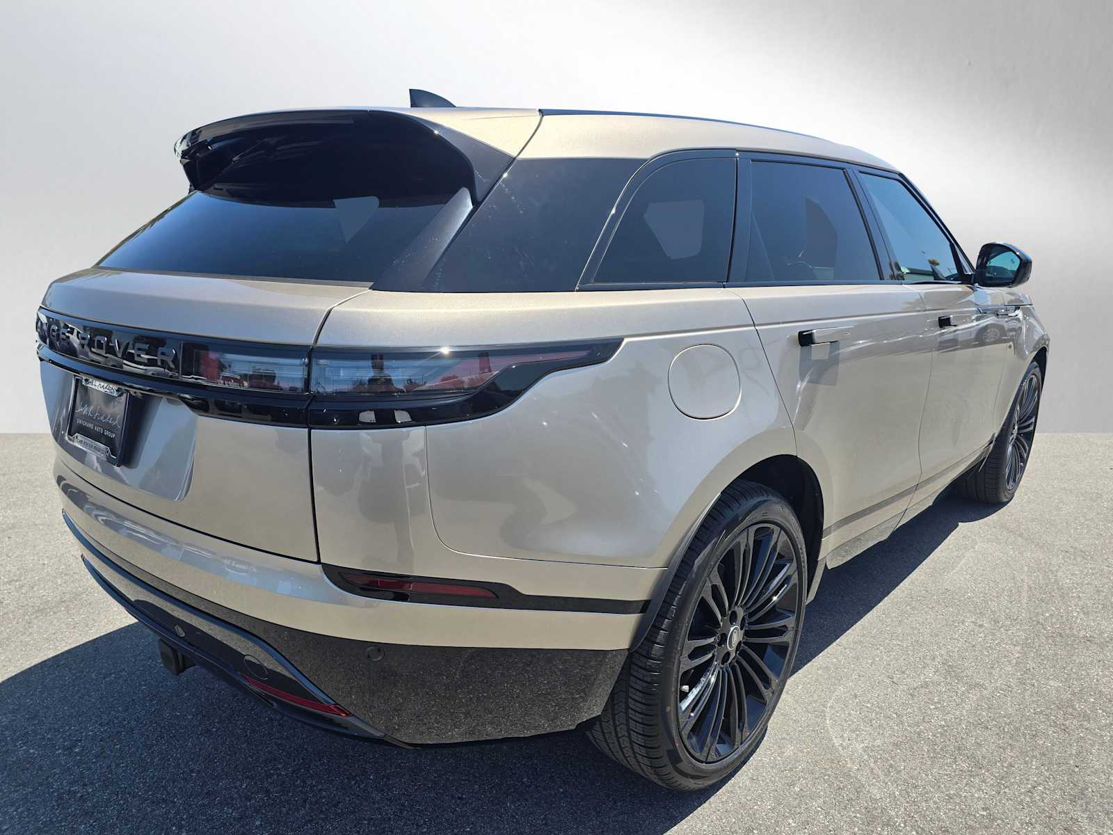 2026 Land Rover Range Rover Velar SE photo 3