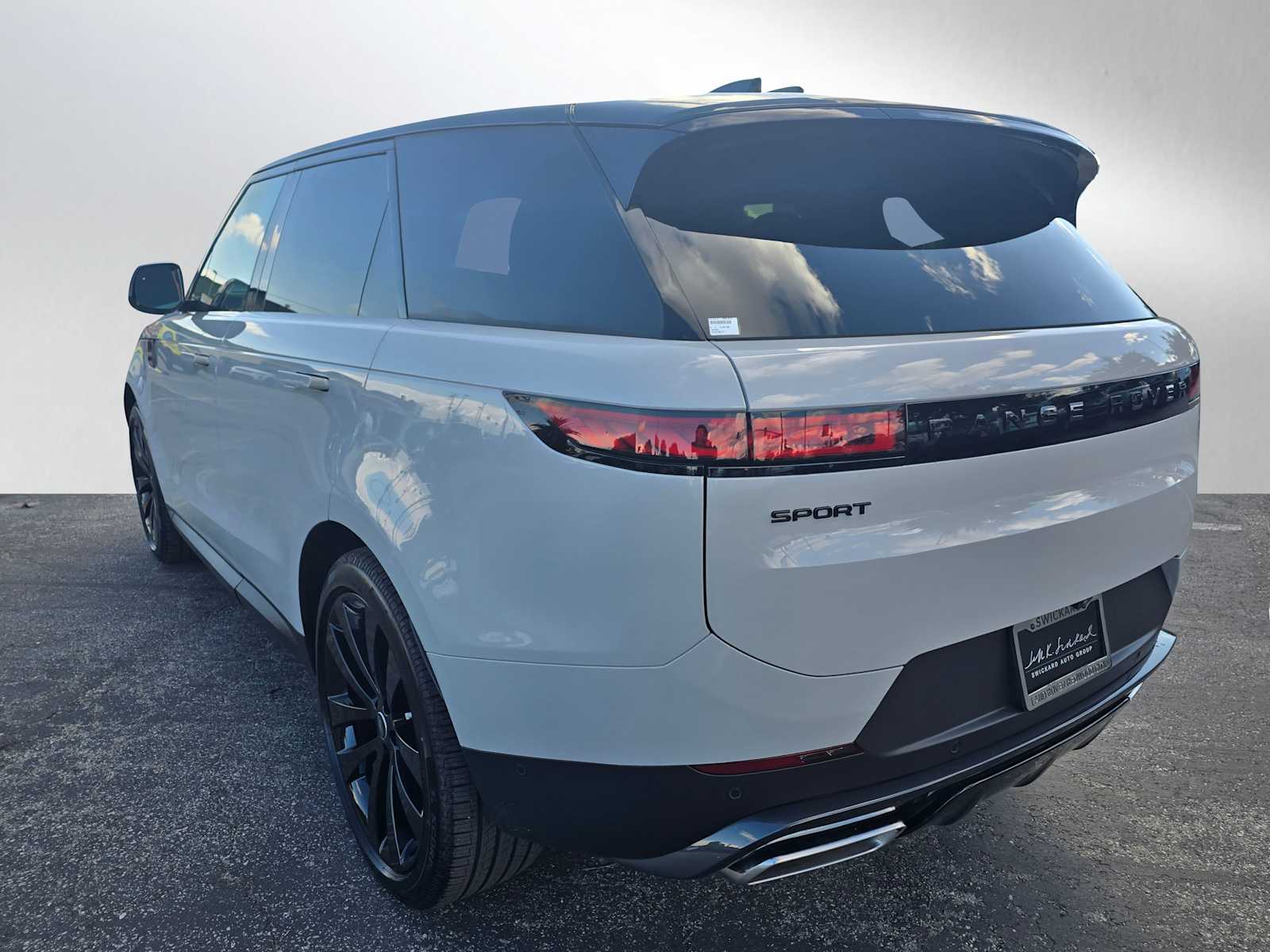 2025 Land Rover Range Rover Sport SE photo 3