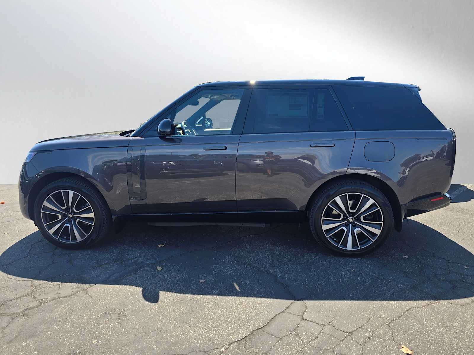 2025 Land Rover Range Rover Autobiography photo 2