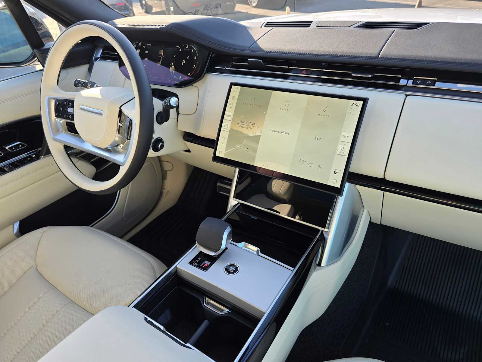 2025 Land Rover Range Rover SE - Photo 10