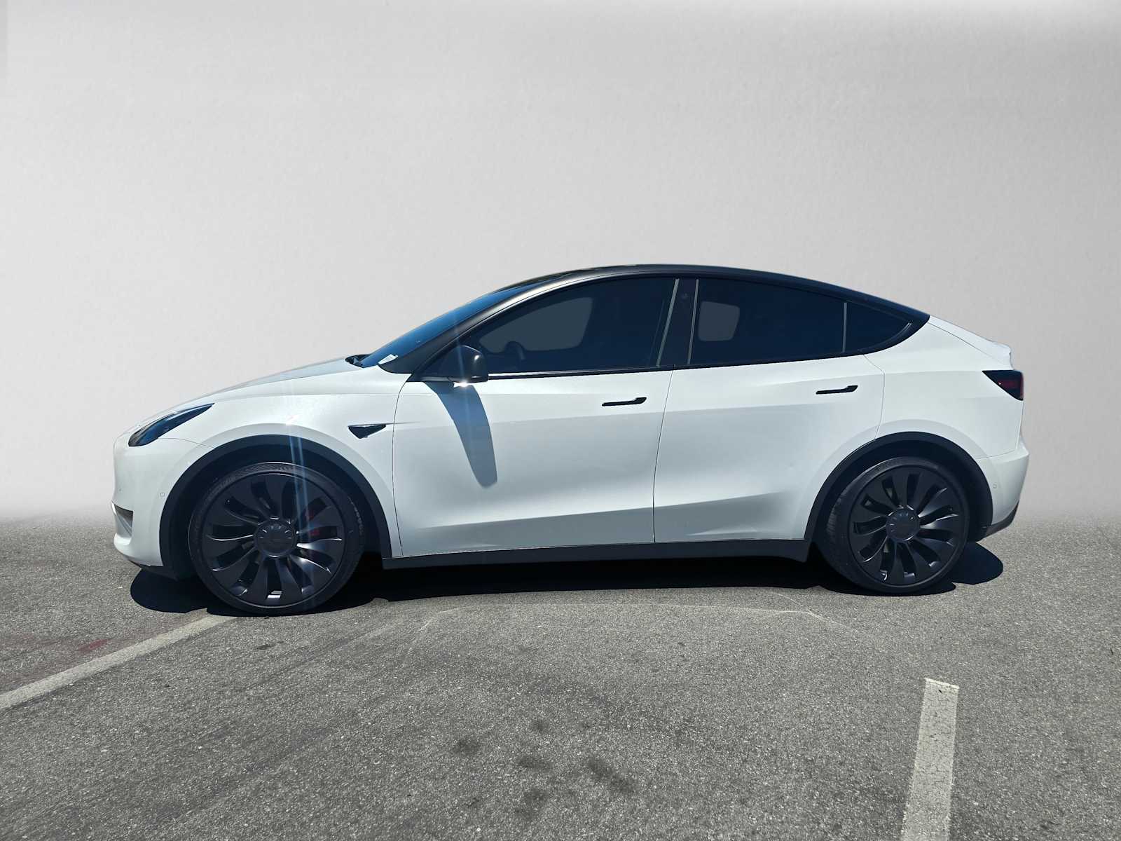 Used 2022 Tesla Model Y Performance with VIN 7SAYGDEF3NF484695 for sale in Redwood City, CA
