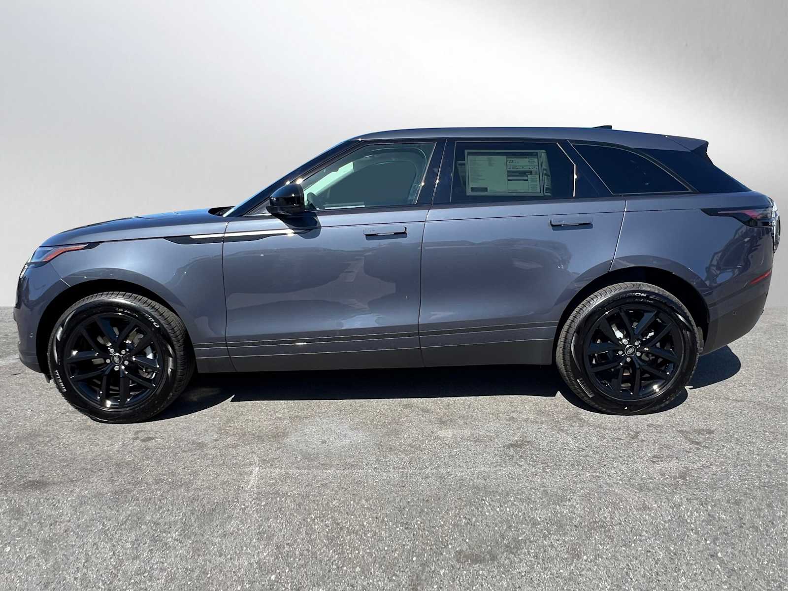 2025 Land Rover Range Rover Velar S photo 4