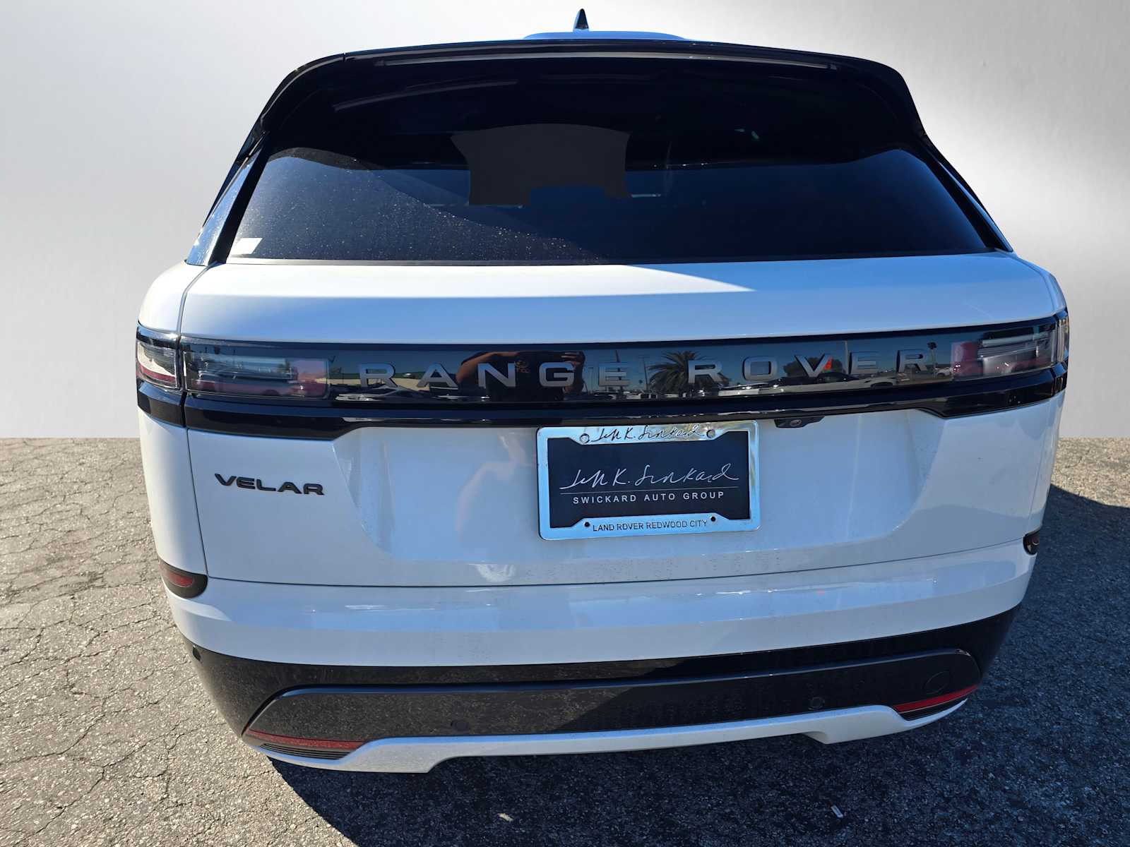 2025 Land Rover Range Rover Velar SE photo 4