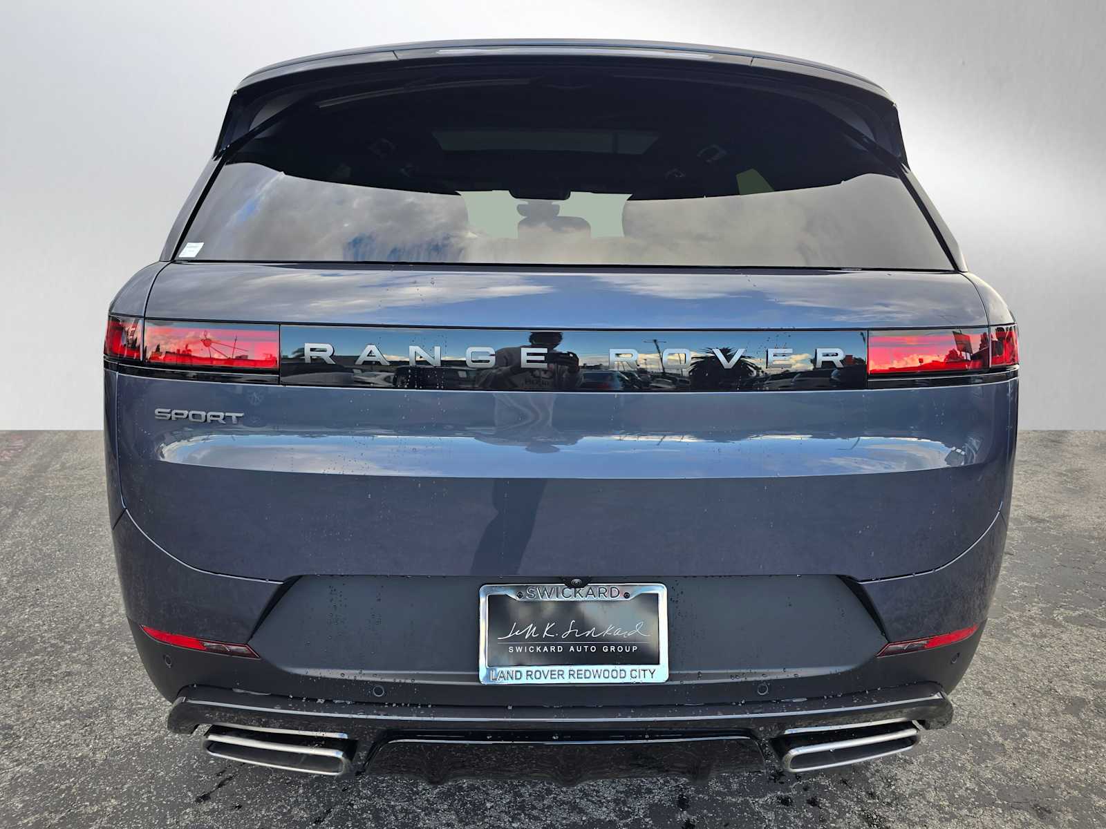 2025 Land Rover Range Rover Sport SE photo 3