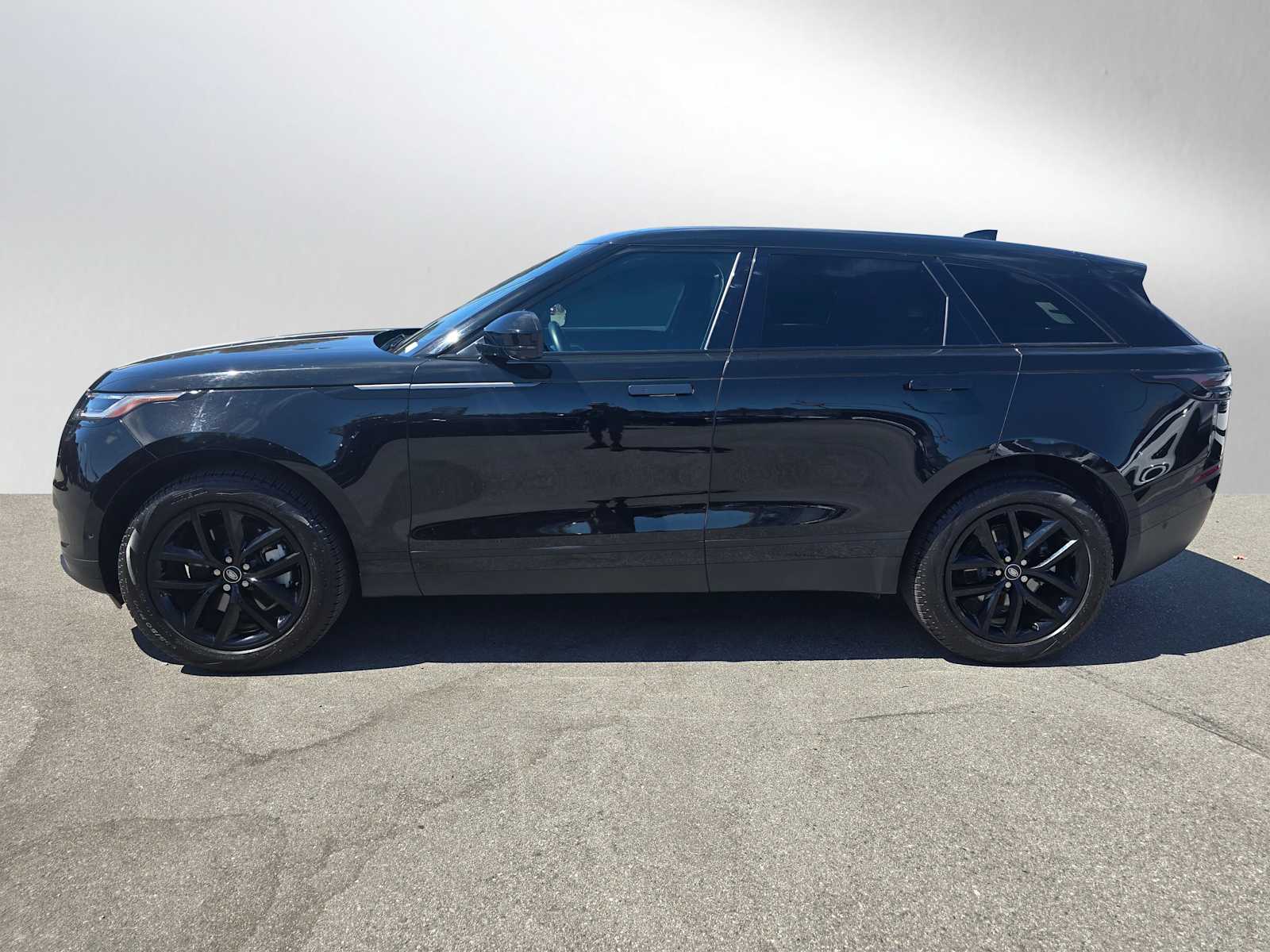2025 Land Rover Range Rover Velar S photo 2