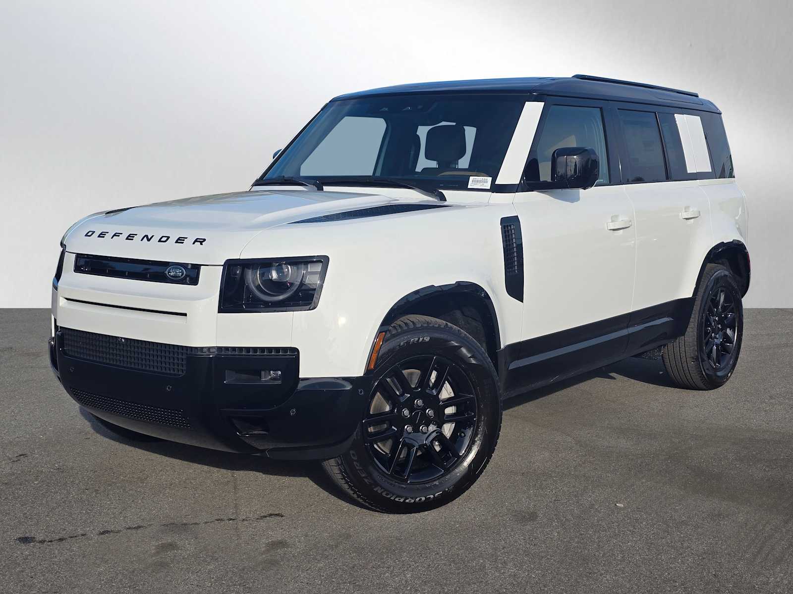 2026 Land Rover Defender 110 X-Dynamic SE P400's photo