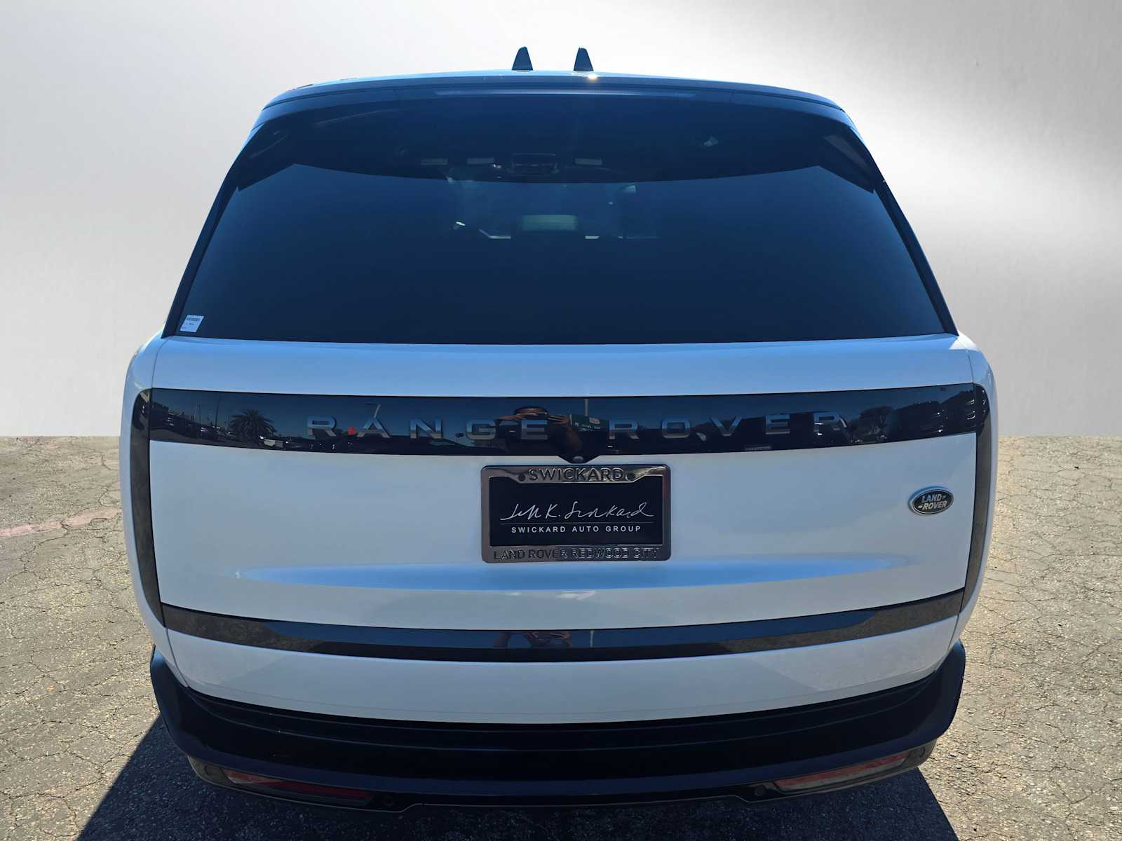 2023 Land Rover Range Rover SE photo 3