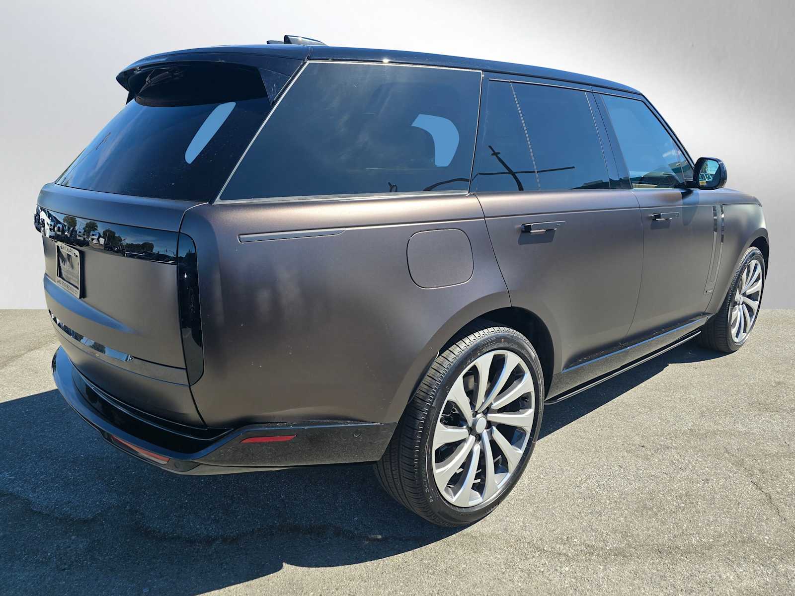 2025 Land Rover Range Rover Autobiography photo 3