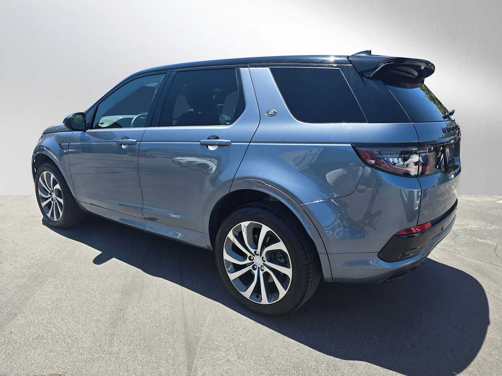 2023 Land Rover Discovery Sport SE R-Dynamic photo 3
