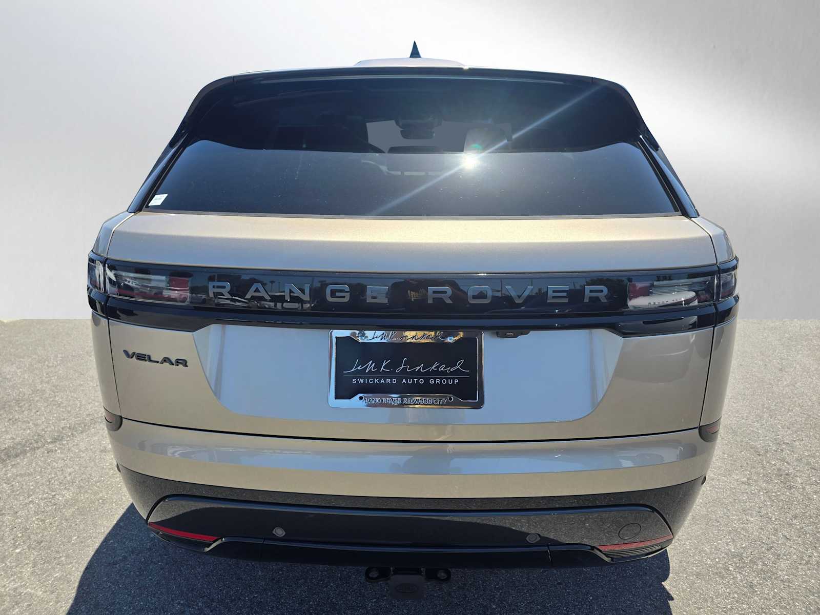 2026 Land Rover Range Rover Velar SE photo 4