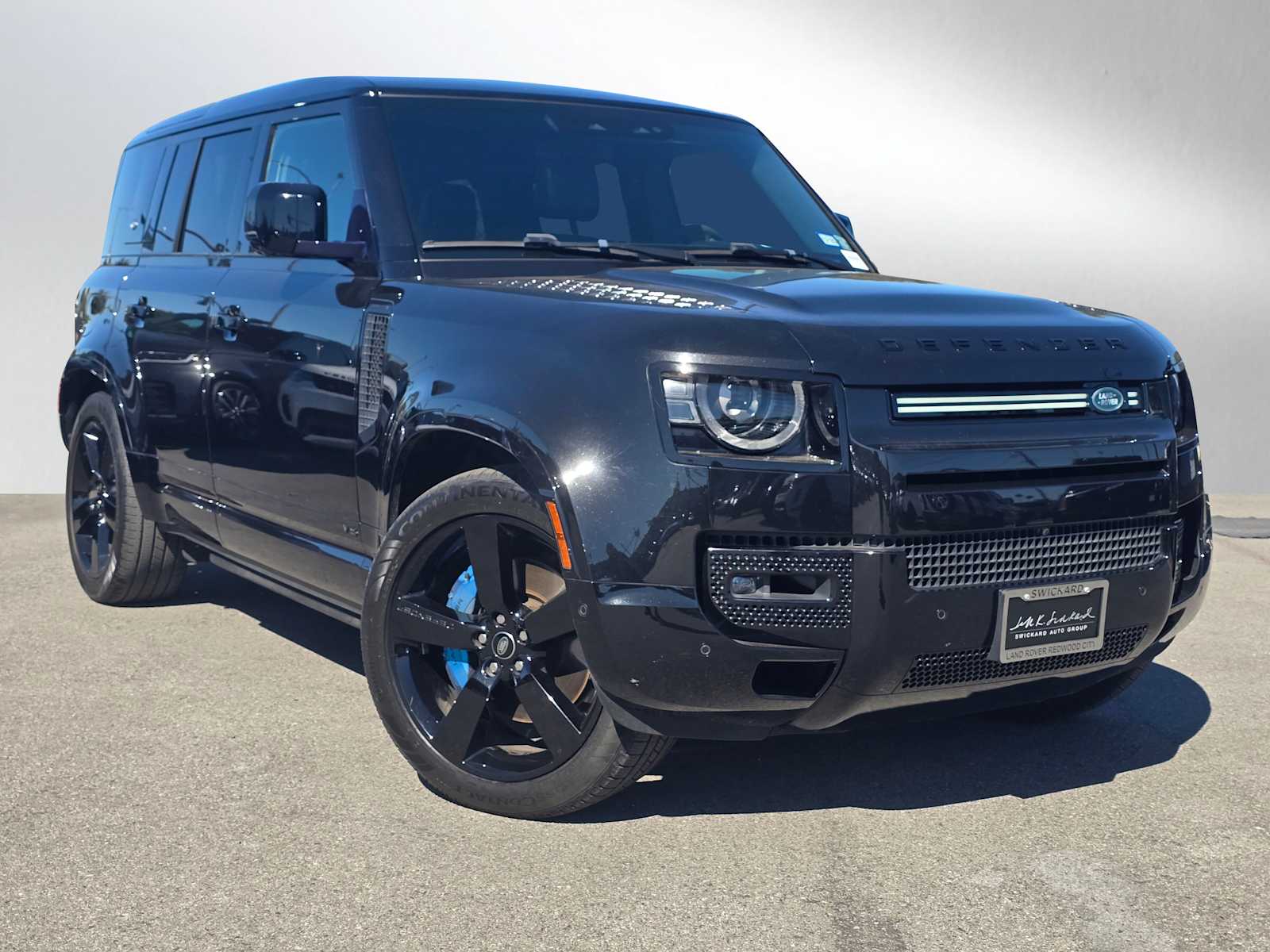 2022 Land Rover Defender V8's photo