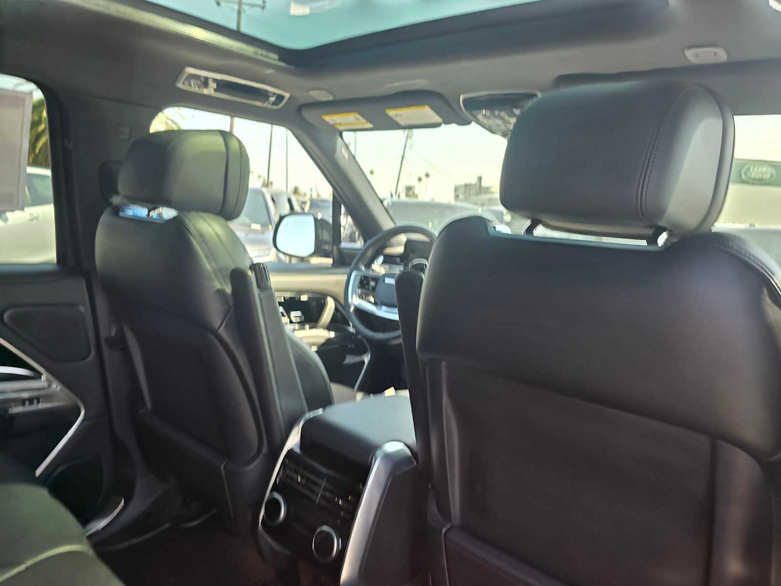 2025 Land Rover Range Rover SE - Photo 15