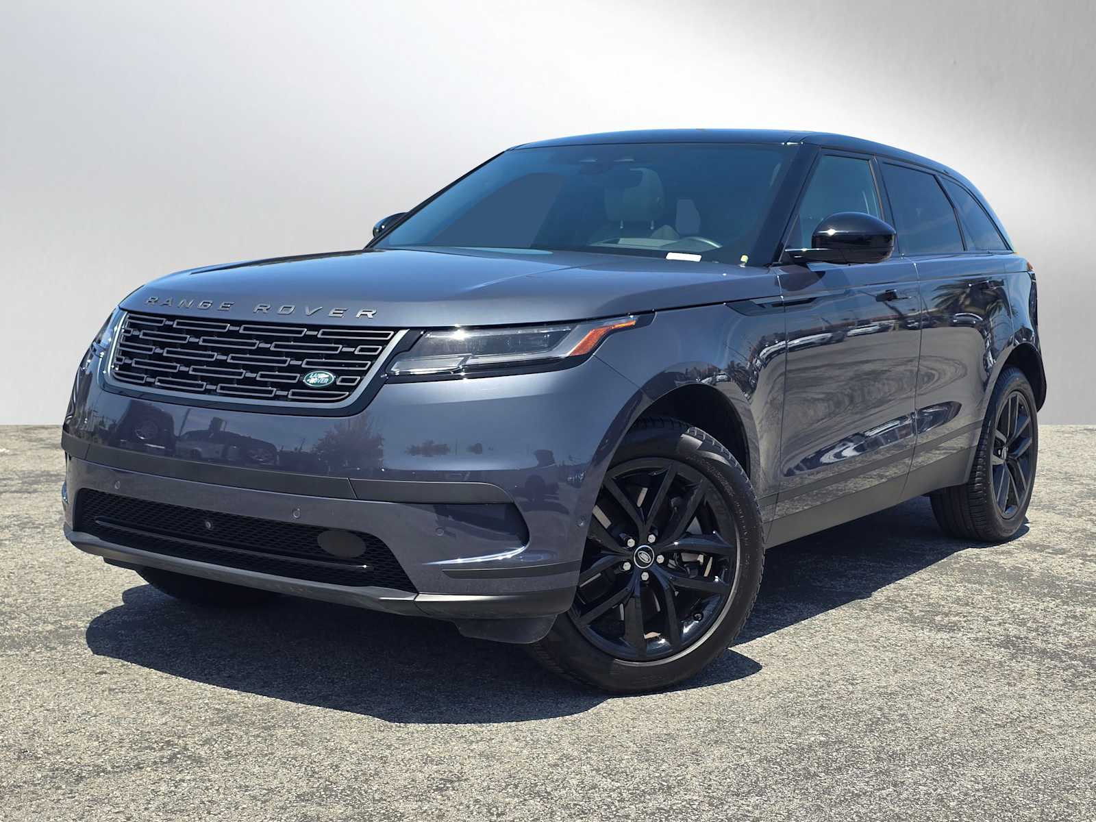 2026 Land Rover Range Rover Velar P250 S's photo