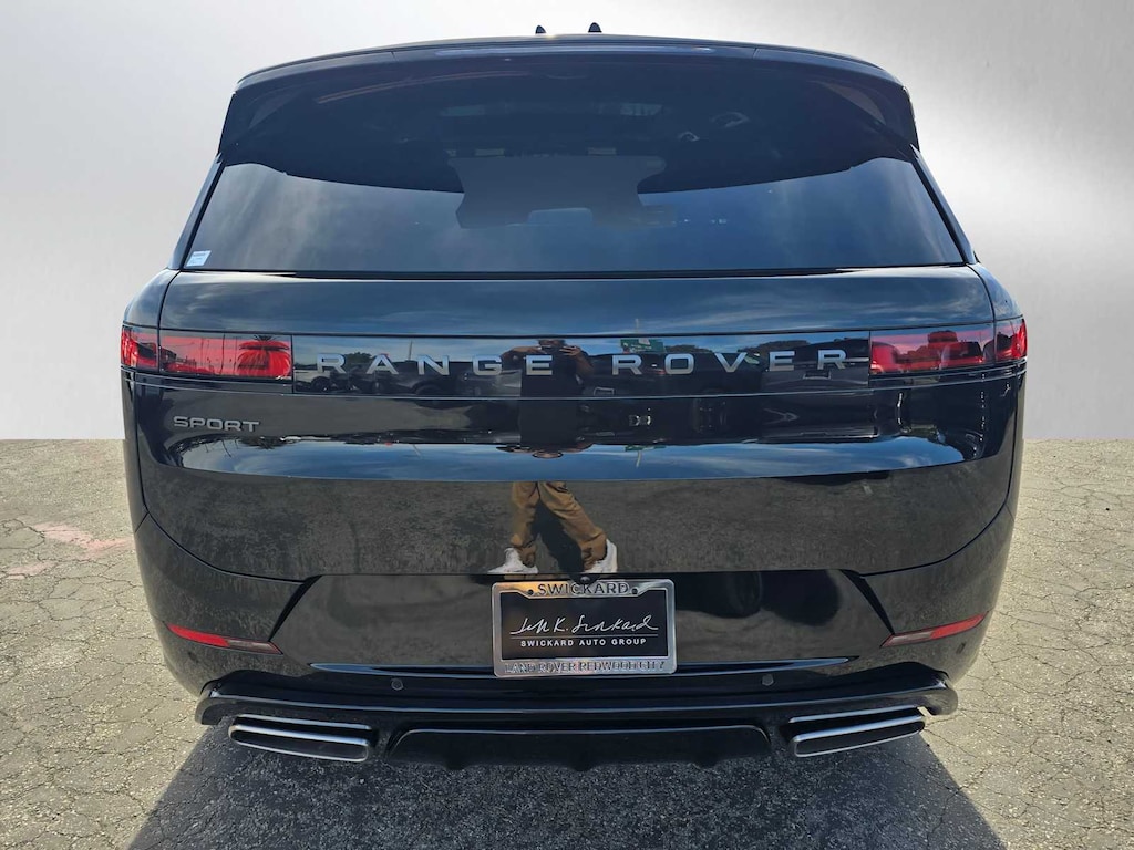 New 2025 Land Rover Range Rover Sport Dynamic SE P400