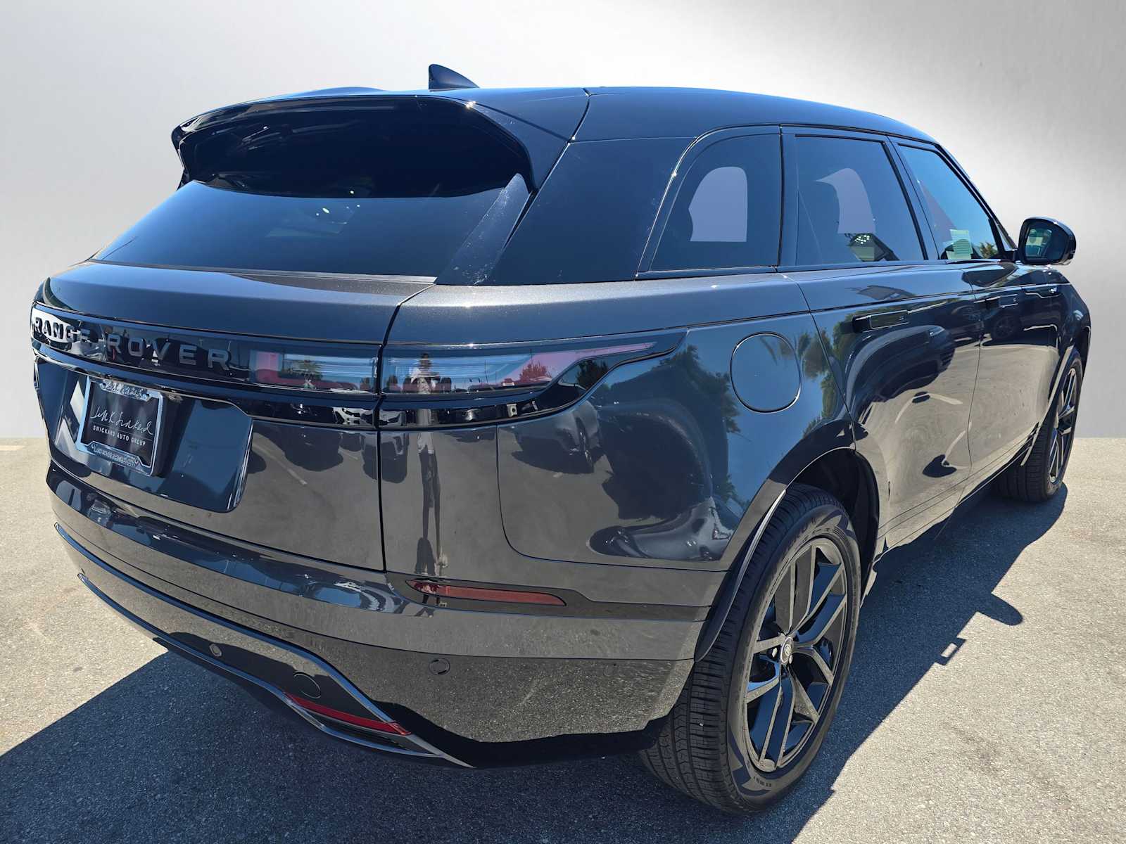 2026 Land Rover Range Rover Velar SE photo 3