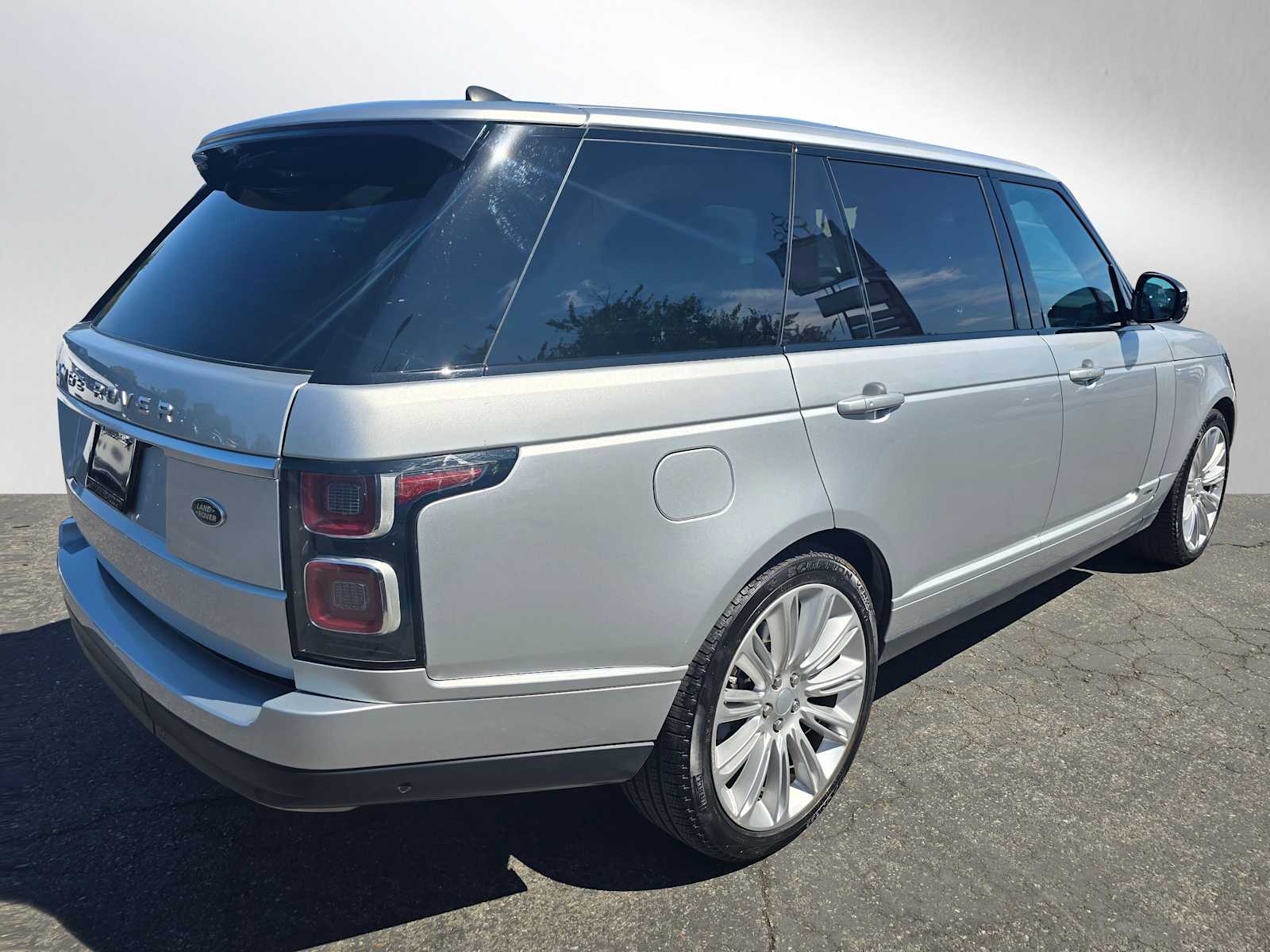 2019 Land Rover Range Rover SuperCharged photo 3