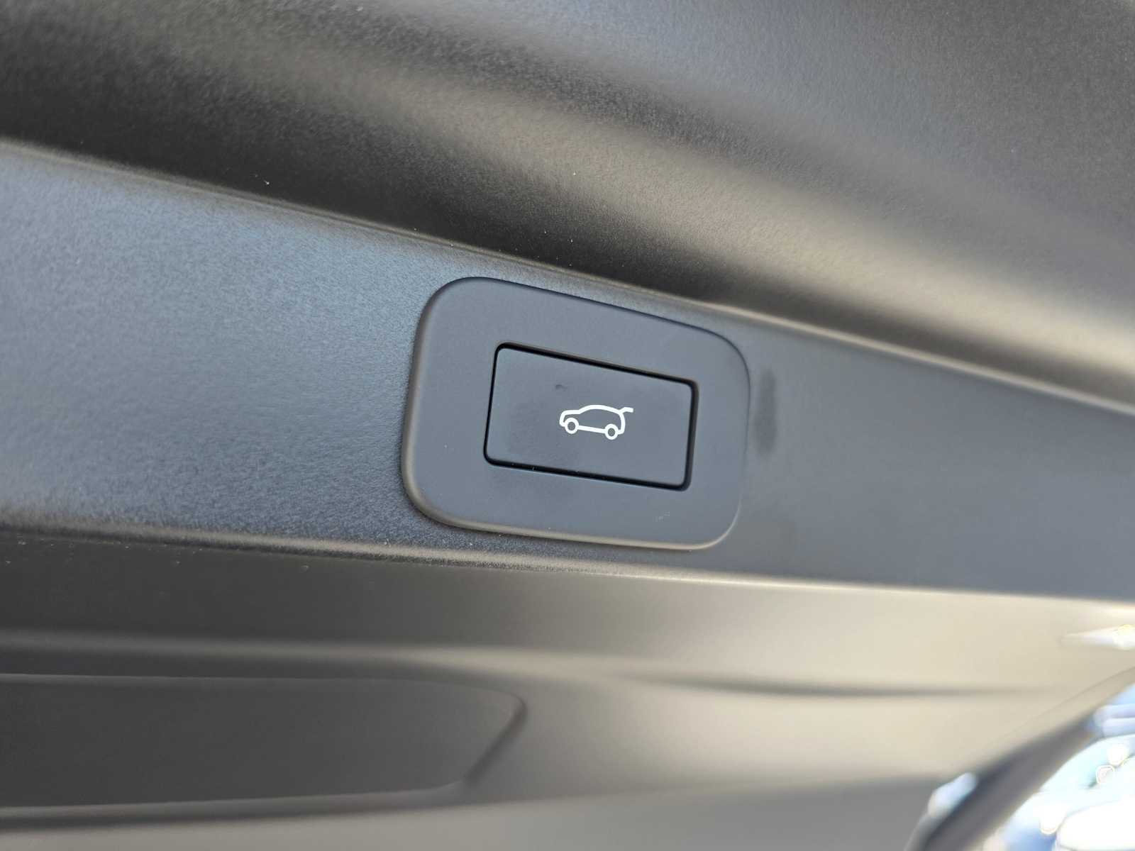 2025 Land Rover Range Rover SE - Photo 18