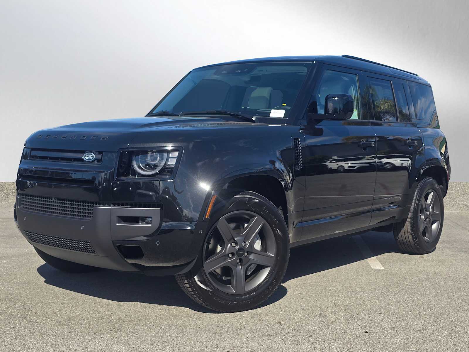 2026 Land Rover Defender 110 X-Dynamic SE P400's photo