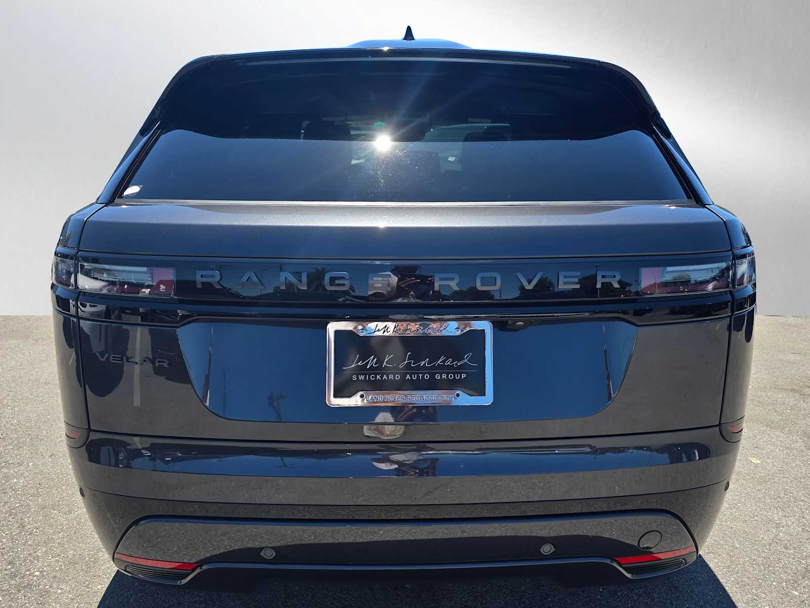 2026 Land Rover Range Rover Velar SE photo 4
