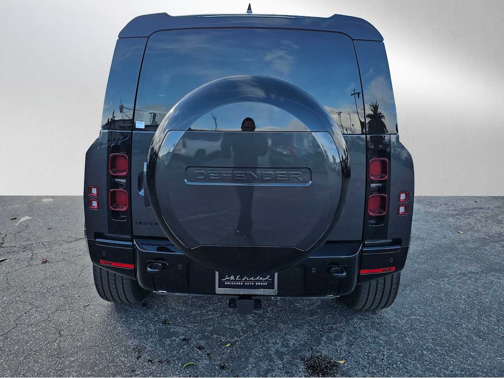 New 2025 Land Rover Defender 110 X-Dynamic SE SUV