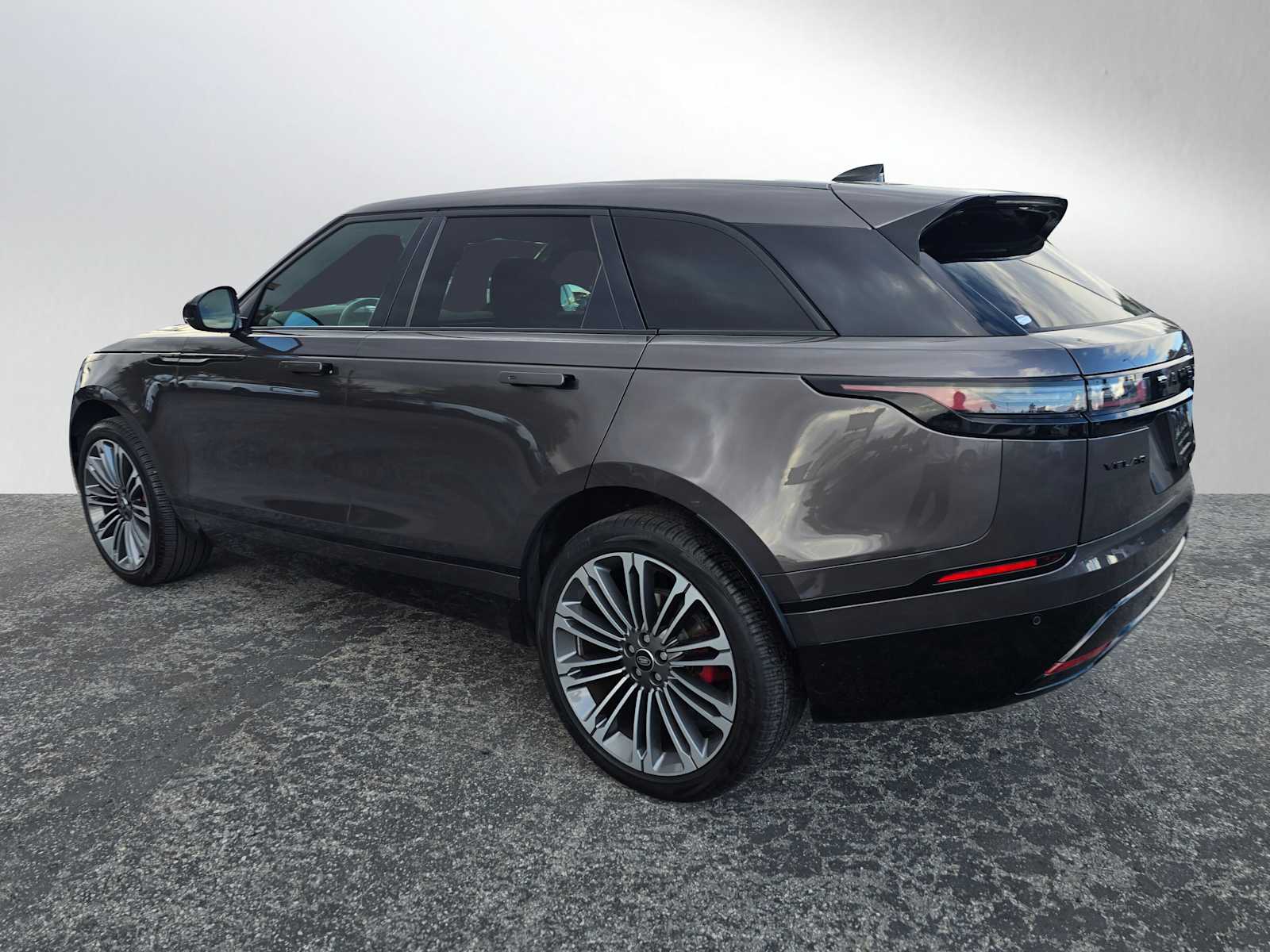 2025 Land Rover Range Rover Velar SE photo 2