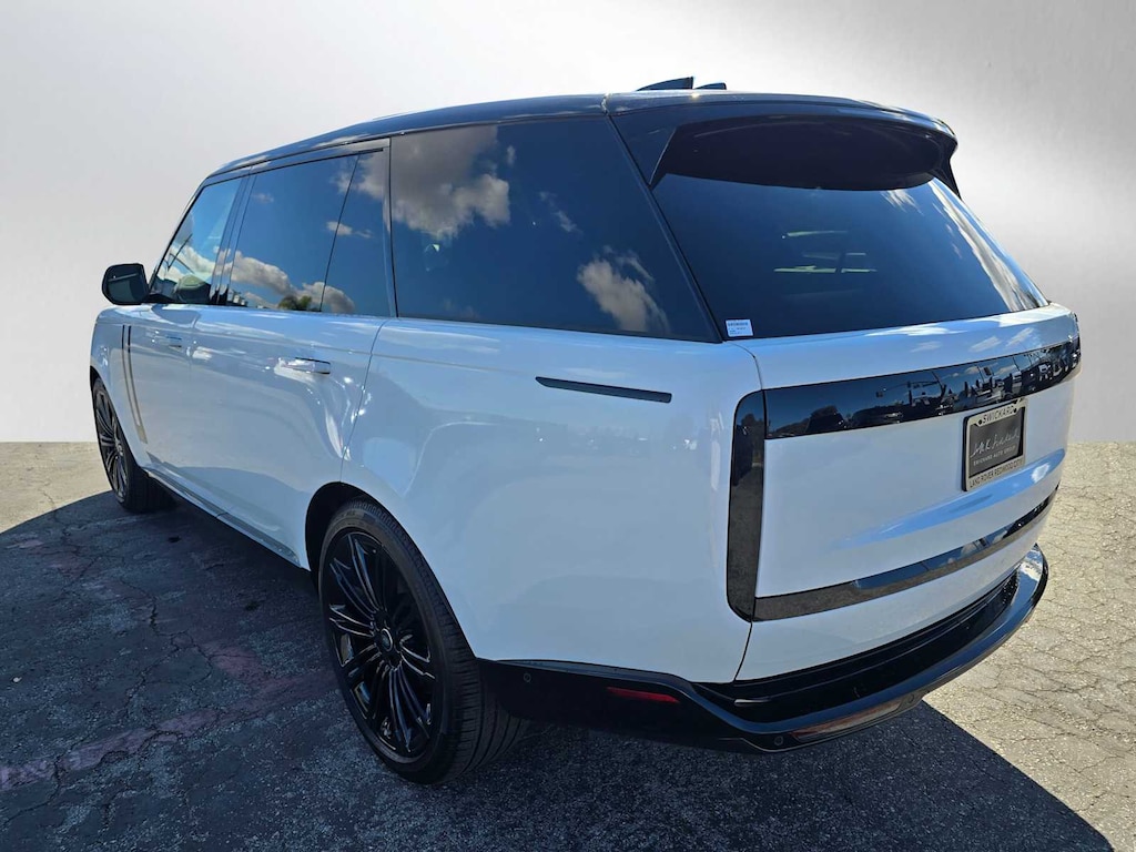 New 2025 Land Rover Range Rover SE LWB 530PS 7-Seats SUV