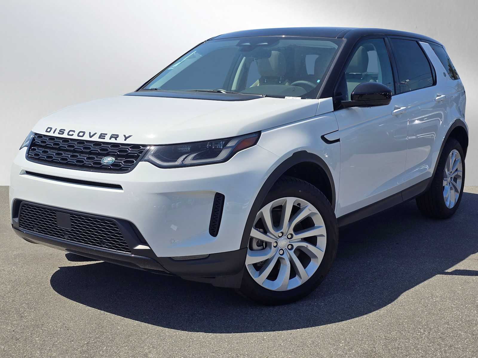 2023 Land Rover Discovery Sport SE photo 3