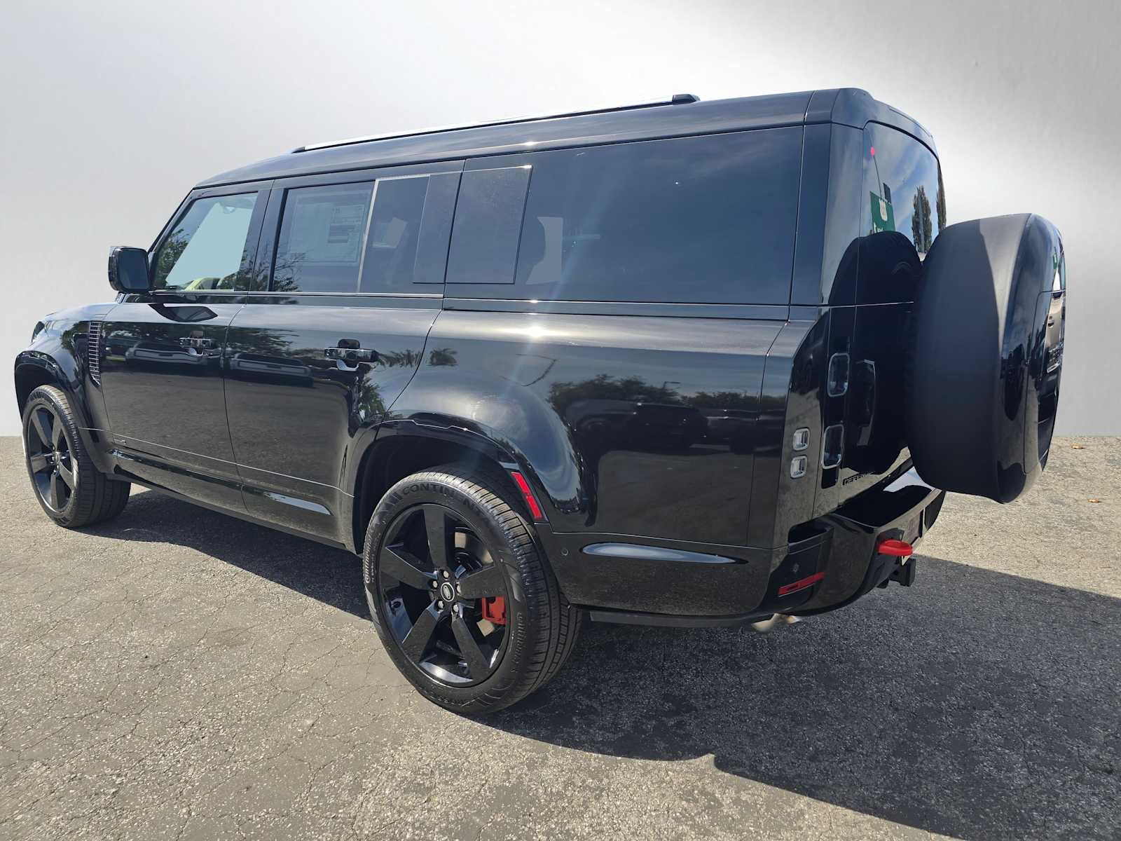 2025 Land Rover Defender X photo 3