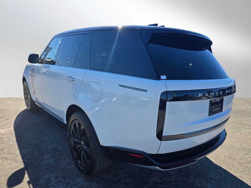 New 2025 Land Rover Range Rover SE