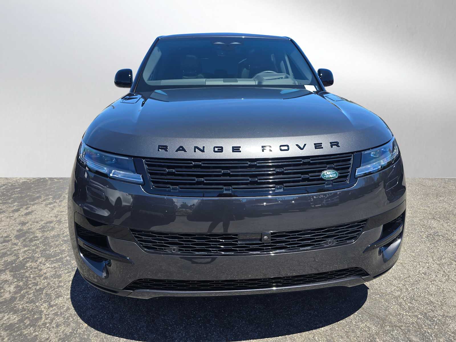2025 Land Rover Range Rover Sport SE photo 2